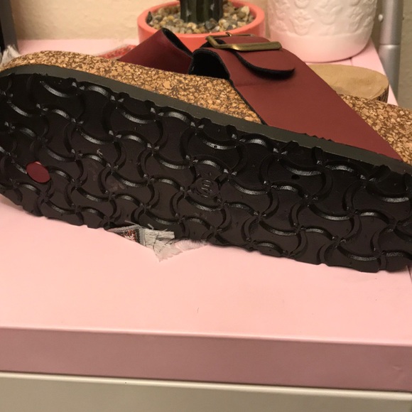 NWOB CL by Laundry Sandals - Picture 4 of 4